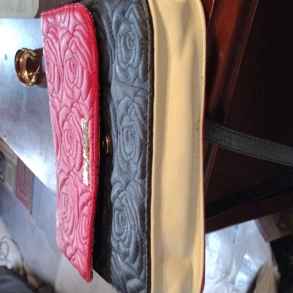 NWOT Betsey Johnson crossbody - Picture 5 of 5